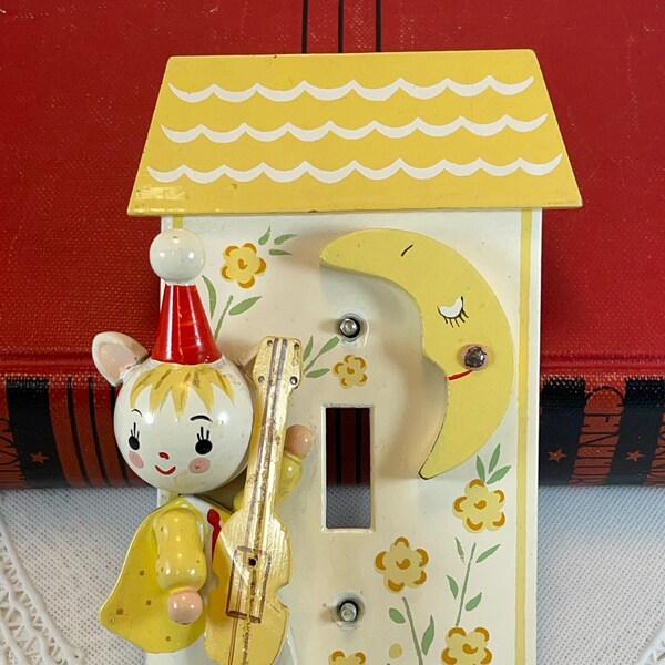 Vintage painted wood toggle switch plate for a nursery, Nursery Plastics, Inc, 1960's, Hey, Diddle, Diddle, The Cat & The Fiddle, very nice