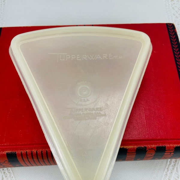 Vintage Tupperware single pie slice container, pie wedge keeper, made in USA, Tupper Seal circa 1954, Tupper Corp, bottom 269-2, top 268-16