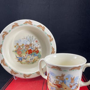 Piatti per bambini Vintage Bunnykins, stoviglie Royal Doulton, porcellana inglese Fine Bone China, occasioni speciali, regalo per neonati, ciotola e tazza