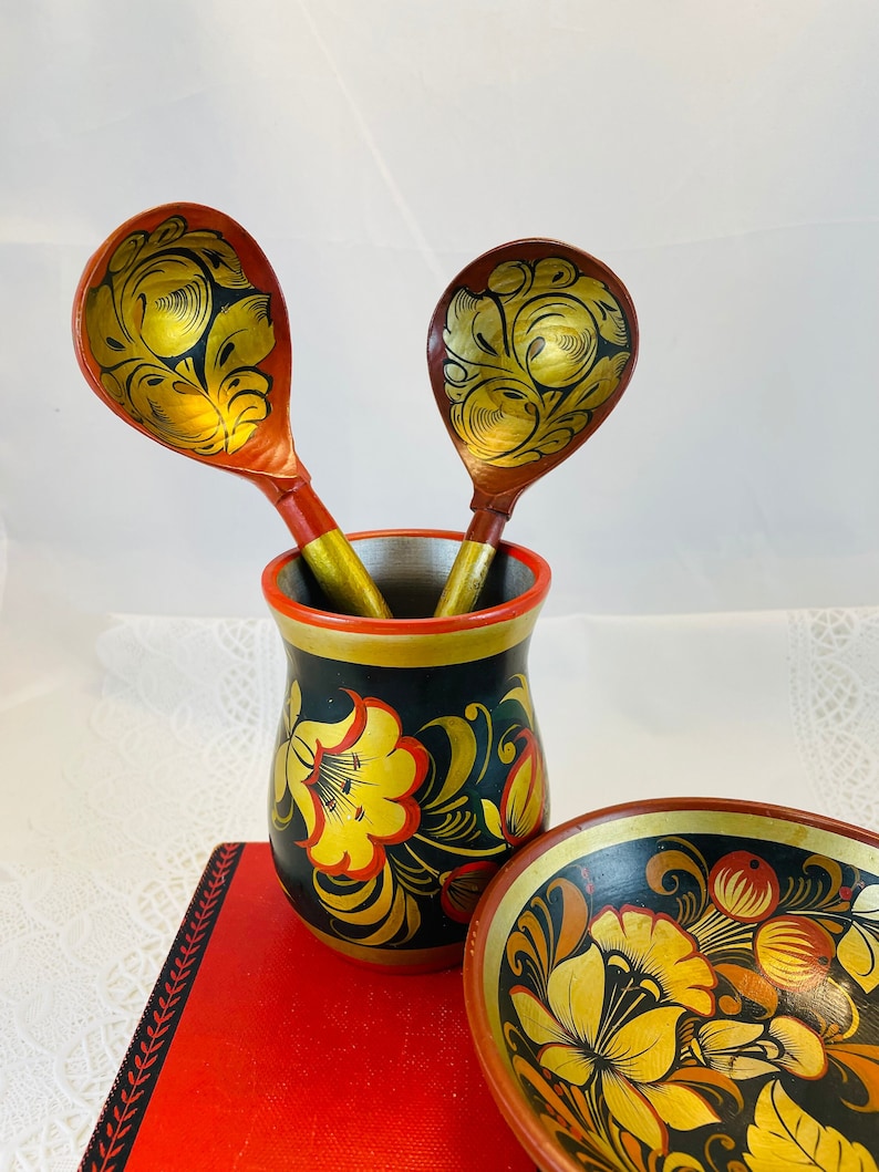 Vintage hand painted Russian Khokhloma Lacquer, 2 spoons, 1 bowl & 1 cup, bold colors of red, gold, dark green, orange, yellow, collectible image 2