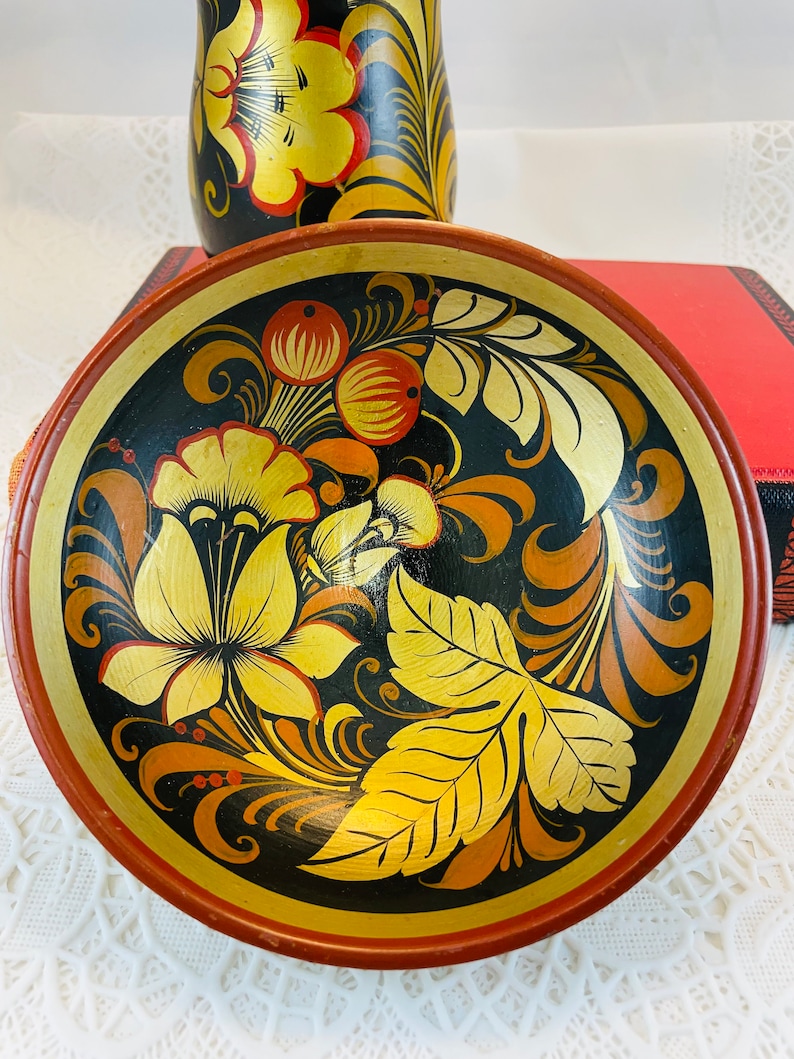 Vintage hand painted Russian Khokhloma Lacquer, 2 spoons, 1 bowl & 1 cup, bold colors of red, gold, dark green, orange, yellow, collectible image 7