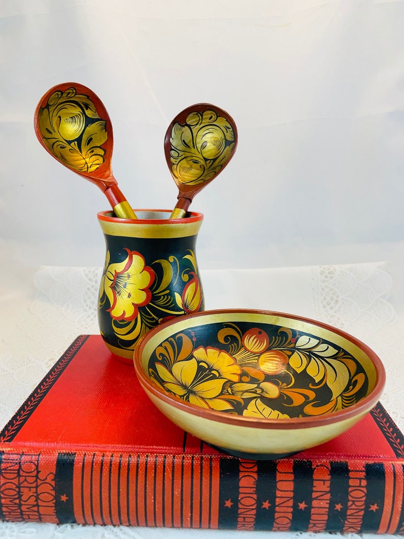 Vintage hand painted Russian Khokhloma Lacquer, 2 spoons, 1 bowl & 1 cup, bold colors of red, gold, dark green, orange, yellow, collectible image 1