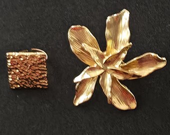 Set of 2 Vintage gold tone metal adjustable rings