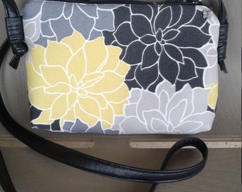 Black Crossbody Bag, Flower Crossbody bag, bagsandpurses, pursesandbags, pocketbook, purse, bag, crossbody bag, crossbody purse, handbag