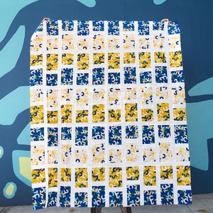 Bold Blocks Quilt Pattern - PDF Download - Yardage Quilt Pattern - Fat Quarter Quilt Pattern - Fussy Cut Quilt Pattern - Beginner Pattern