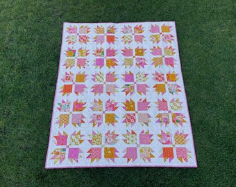Charm Pack Bear Paw Quilt Pattern - PDF Download - Charm Pack Pattern - Bear Paw Pattern - Beginner Quilt Pattern - Scrappy Quilt Pattern