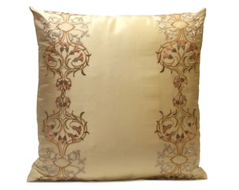 Beige, Guldfärgad kudde, Prydnadskudde, Dekorativt örngott, Kuddfodral, Örngott, Accentkudde, Sidenkudde, Blombroderi