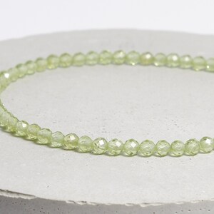 Peridot bracelet / dainty peridot bracelet / delicate peridot bracelet / August birthstone
