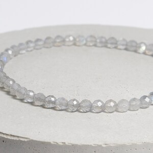 Labradorite bracelet / dainty labradorite bracelet / delicate labradorite bracelet /