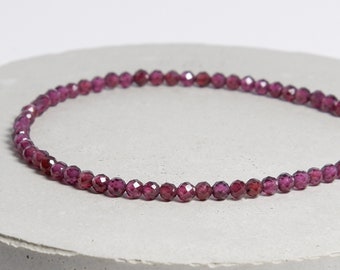 Rhodolite garnet bracelet / dainty garnet bracelet / delicate garnet bracelet / January birthstone