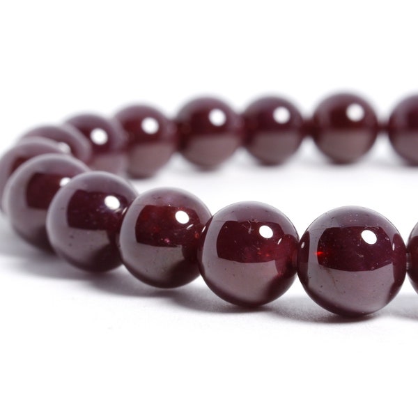 8.5mm Star Garnet Stretch Bracelet / January Jewelry Gift / January birthstone // Beaded bracelet for women / Gemstone bracelet for men