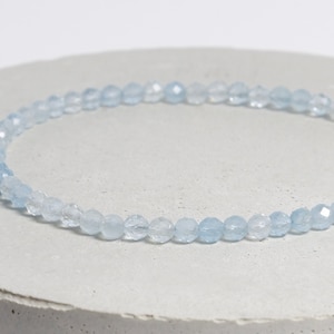 Aquamarine bracelet / dainty aquamarine bracelet / delicate aquamarine bracelet / March birthstone