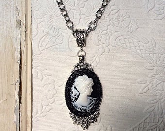 Victorian cameo necklace, cameo necklace, victorian necklace, black and white cameo, antique silver cameo, vintage choker, bridal jewelry