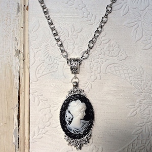 Victorian cameo necklace, cameo necklace, victorian necklace, black and white cameo, antique silver cameo, vintage choker, bridal jewelry