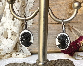 Orecchini con cammeo, orecchini con cammeo in argento, gioielli con cammeo, cammei vintage, cammeo vittoriano, piccoli orecchini con cammeo, orecchini da sposa, regalo per lei