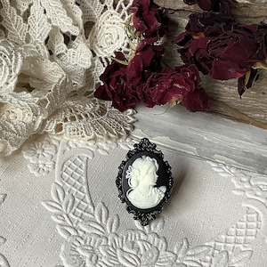 Cameo ring, cameo, ring, black and white, vintage cameo ring, vintage cameo, adjustable, cocktail ring, Victorian ring, cameo jewelry, goth