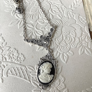Black and white cameo, romantic jewelry, wedding necklace, wedding cameo, vintage jewelry, Victorian wedding, antique cameo necklace, gift