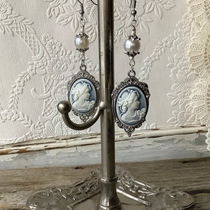 Pearl earrings, cameo earrings, blue cameo earrings, Anniversary gift for her, Mom, girlfriend, Mum, teen, Victorian, vintage bridal jewelry