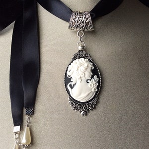 Camée noir et blanc, pendentif camée femme, camée vintage, tour de cou camée mariage, bijoux camée, victorien, antique, argent, camée français adolescent image 2