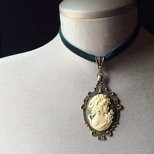 Green velvet choker, velvet cameo necklace, silver cameo choker, Victorian cameo jewelry, Irish green cameo, lady portrait cameo, gothic