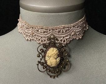 Vintage lace choker, lace choker, victorian choker, cameo necklace, cameo jewelry, wedding choker, lace collar, pearl choker, antique cameo