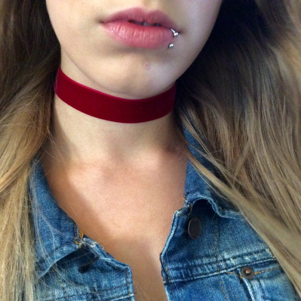 Red velvet choker, red choker, velvet choker, red necklace, red ribbon choker, Christmas jewelry, teen choker, gift for her, red jewelry