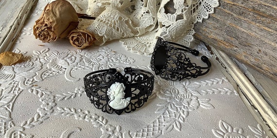 Cameo bracelet, cameo, bracelet, black, vintage bracelet, cameo jewelry, cuff bracelet, Victorian bracelet, antique bracelet, goth, art deco