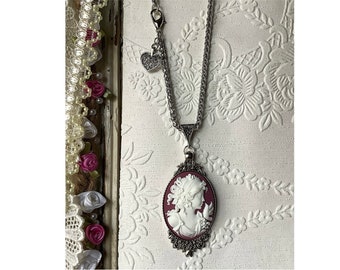 Cameo di vino, cameo ritratto, ispirazione vittoriana, gioielli cameo, catena d'argento, romantici, gioielli vintage, regalo per la festa della mamma, regalo per la mamma