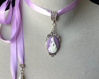 Collana Multifilo con Cristalli e Cammeo Conchiglia di Torre del Greco Collana Multifilo con Cristalli e Cammeo Conchiglia di Torre del Greco