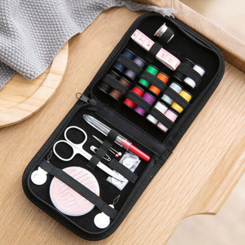 Kit de costura portátil para el hogar, viajes, emergencias, profesional, para principiantes, con estuche, agujas, hilo y tijeras. imagen 2