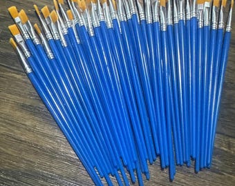 50 pinceles planos azules de 17 cm – Cerdas de nailon, tubo de aluminio, ideales para niños, acrílico, acuarela, gouache y pintura artística.