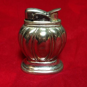 1950&#39;s Vintage Evans Table Lighter, silverplate