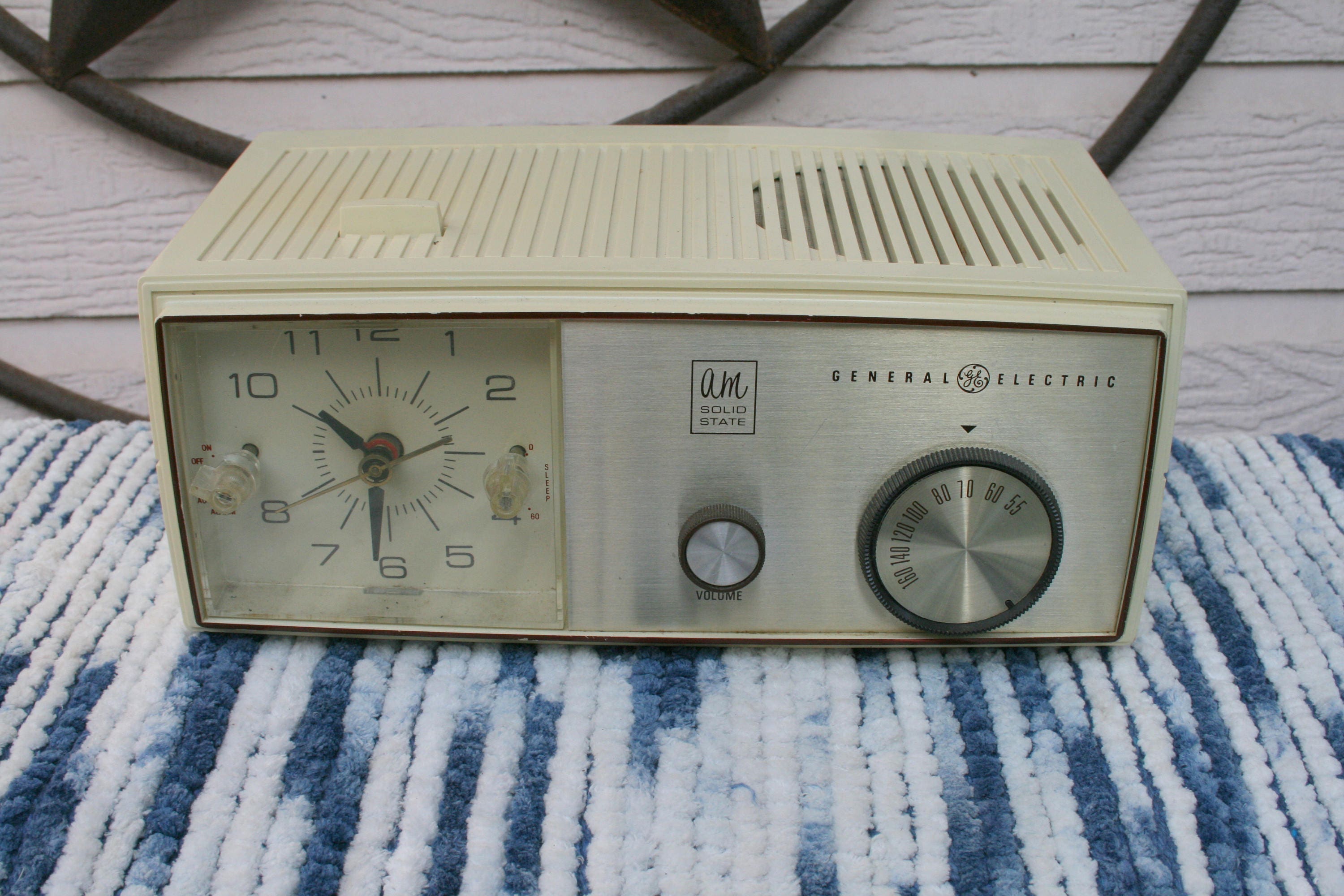 Vintage General Electric Solid State Alarm Clock AM Radio Etsy