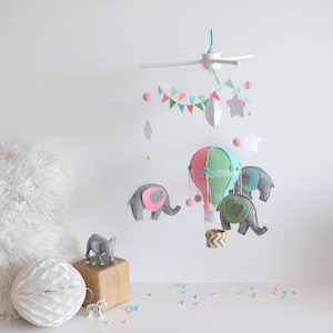 Baby mobile - Baby shower gift - Hot air balloon mobile - Elephant mobile - Nursery decor - Felt mobile -Baby room decoration - Balloon