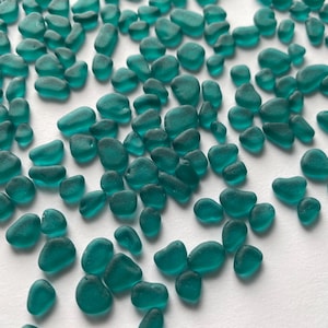 ティールグリーンのシーグラス（小型、極小、4～10mm）