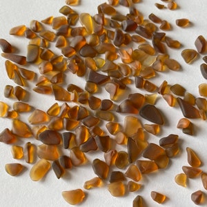 Vidrio marino a granel, muy pequeño, liso y pulido, marrón ámbar, marrón, vidrio marino a granel