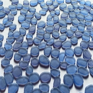 10-14mm tiny 0.4&quot;-0.6&quot; tumbled flat sea glass light violet blue seaglass blue