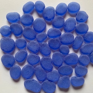 Mittleres Seeglas 13-22 mm Flaches Lila blaues Seeglas Flache Dickere Stücke
