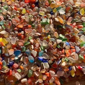 2-5mm Mini Glas Multicolor Glassteine super kleine Seeglas Chips Miniaturglas