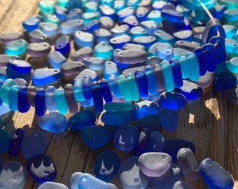 Pendentifs faits main en verre de mer bleu violet, perles de verre de mer percées par le haut (8-11 mm)
