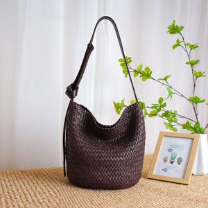 Handgefertigte Bucket Bag aus gewebtem Leder, Lässiger Chic Crossbody für Damen, Handgewebte Tasche aus echtem Leder, Schultertasche aus Rindsleder