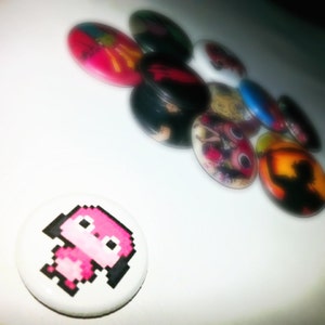 12 one-inch Paranoia Agent buttonpins