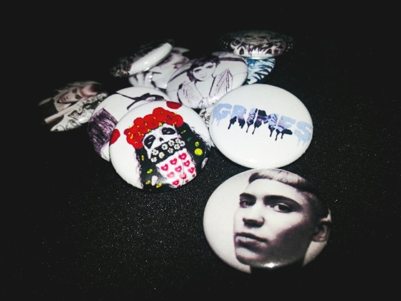 12 un pouce Grimes buttonpins ensemble image 1