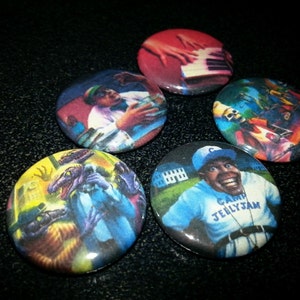 25 one-inch Goosebumps buttonpins image 1