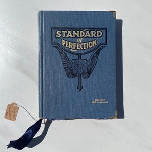 Vintage Buch Clutch - “Standard der Perfektion”