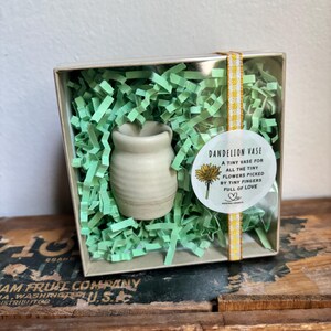 Dandelion Vase - Mini Ceramic Vase