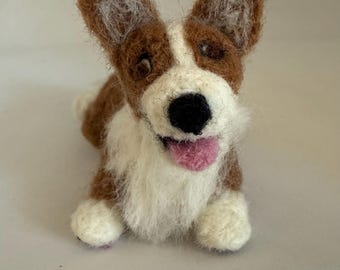 Rzeźba psa Welsh Corgi wykonana metodą filcowania igłowego
