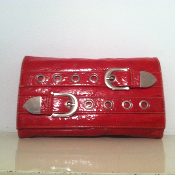red patent leather clutch purse