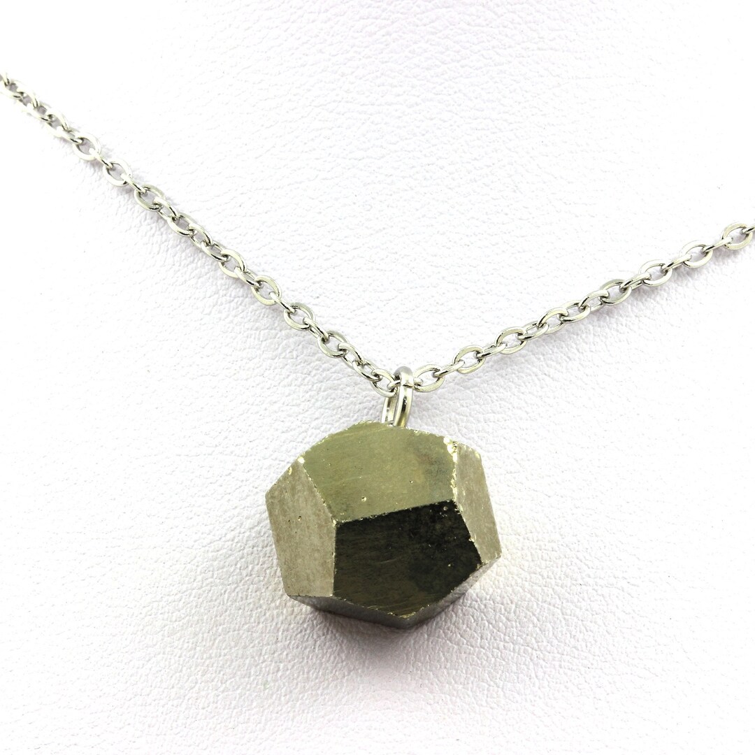 Collier Avec Pyrite Brute 33.53 Carats - Provenance Ambas Aguas, Espagne - Neuf Avec étiquettes