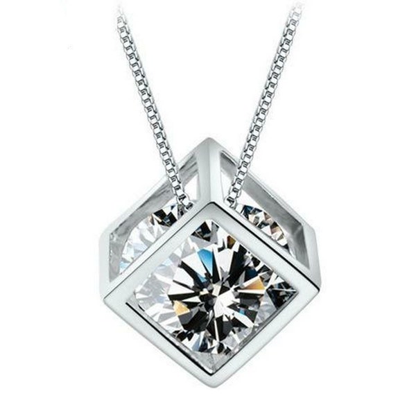 Pendentif cube et oxyde de zirconium en suspension plaqué Argent 925 + chaine